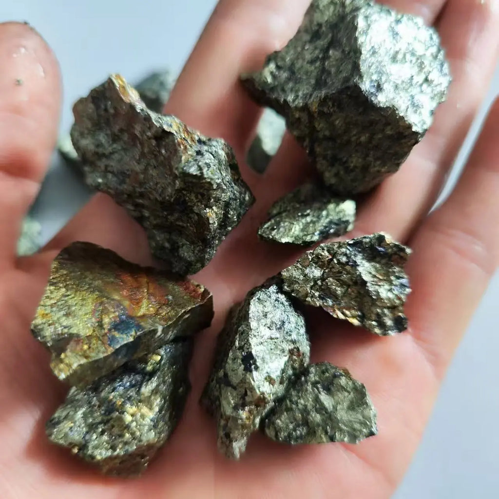 Calcopirite Naturale - Minerale di Rame con Tracce d'Oro e Argento Specimen