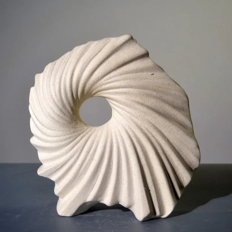 Vaso in Ceramica Opaca a Spirale — Design Scultoreo
